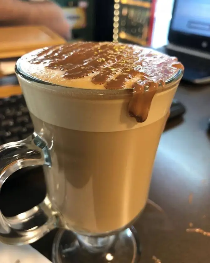 Sam Brown Chocolate Bar - İzmir Mekan Rehberi