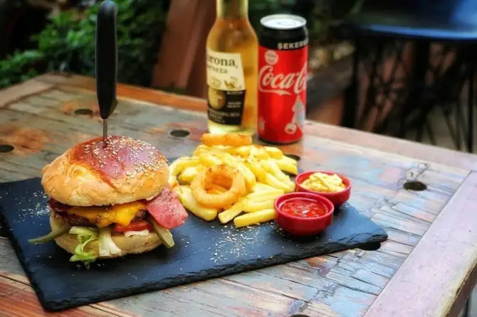 Sam Brown Chocolate Bar - İzmir Mekan Rehberi