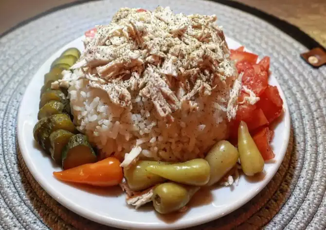 Ada's Snack & More - İzmir Mekan Rehberi