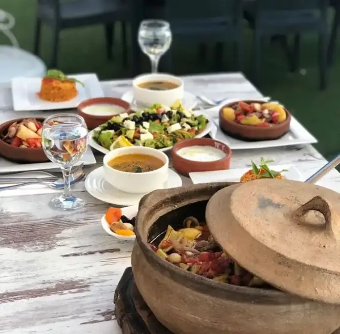 Allesta Plus Beach & Restaurant - İzmir Mekan Rehberi
