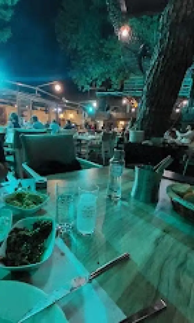 Buca Feriştah Meyhane - İzmir Mekan Rehberi