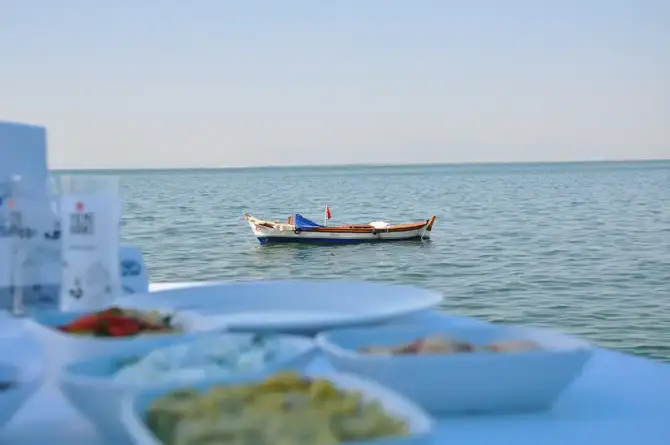 Tunay Restoran Şişede Balık  - İzmir Mekan Rehberi
