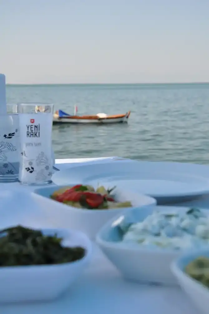 Tunay Restoran Şişede Balık  - İzmir Mekan Rehberi