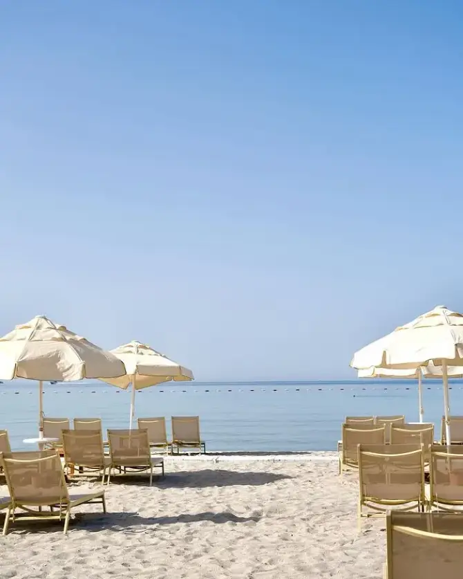 Alaçatı 11 Beach - İzmir Mekan Rehberi