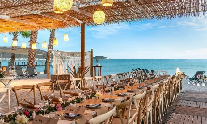Alaçatı 11 Beach - İzmir Mekan Rehberi