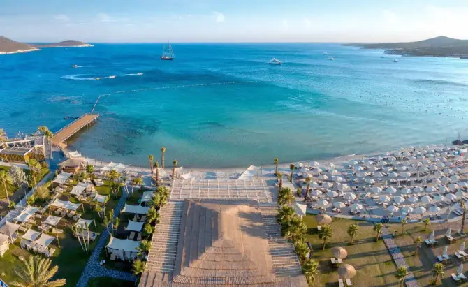 Alaçatı 11 Beach - İzmir Mekan Rehberi