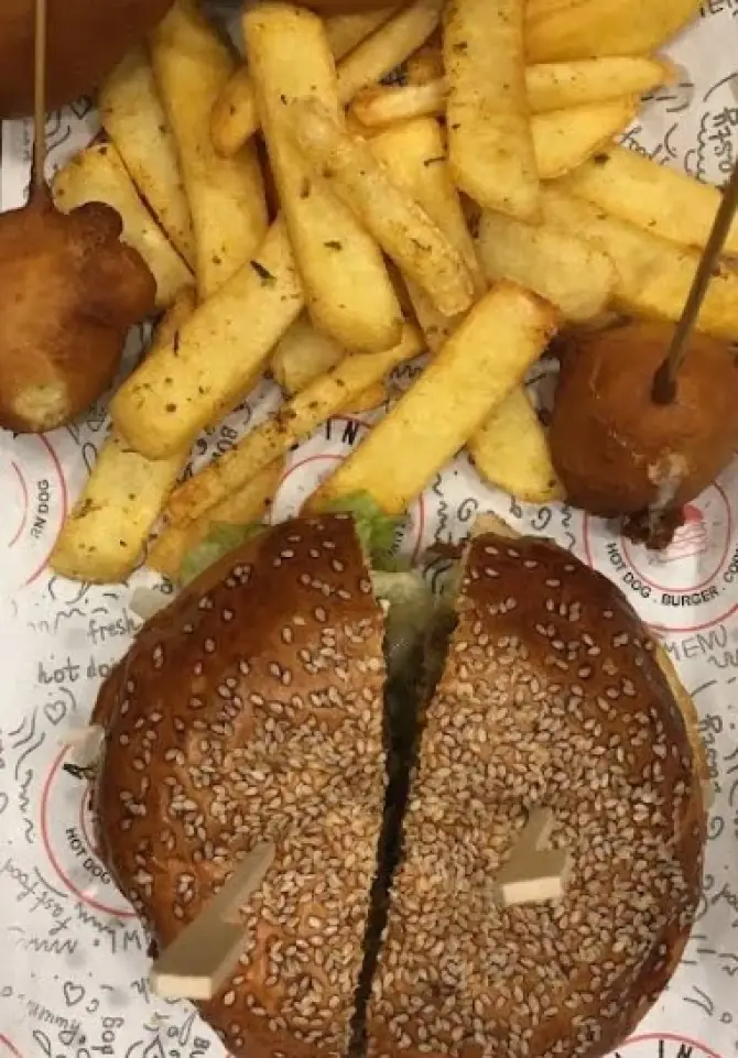 All İnn Burger Karşıyaka - İzmir Mekan Rehberi