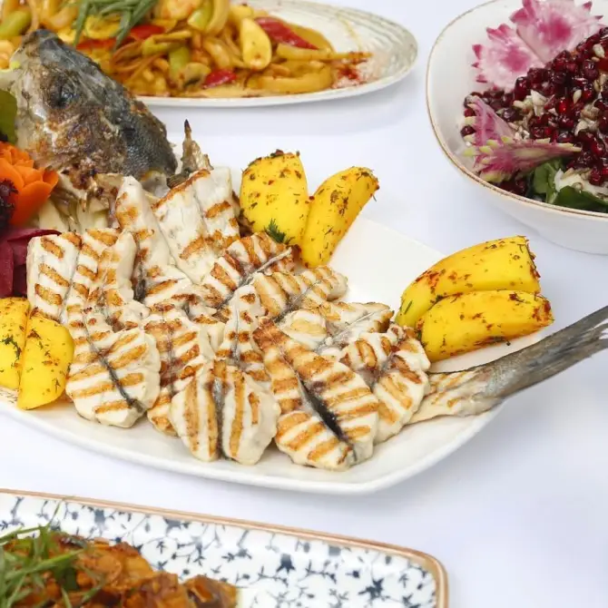 Boğaziçi Restaurant Bostanlı - İzmir Mekan Rehberi