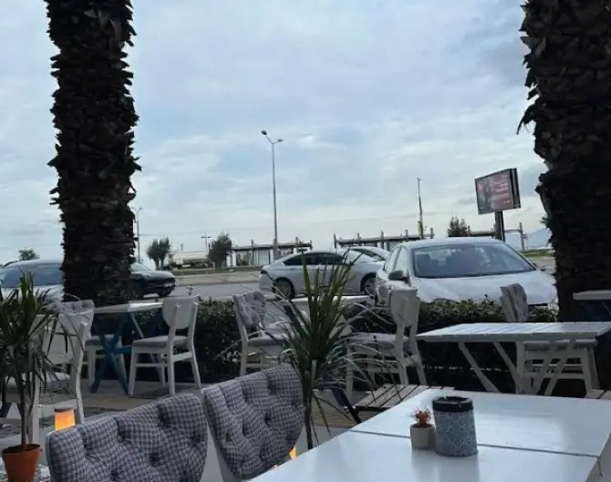 Cafe Descanso Karataş - İzmir Mekan Rehberi