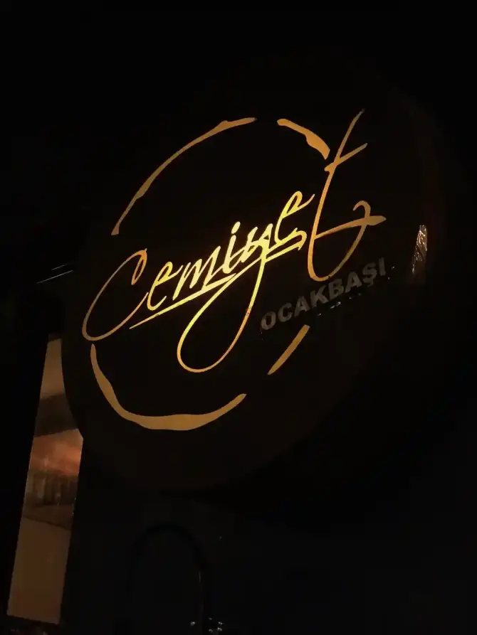 Cemiyet Meyhanesi - İzmir Mekan Rehberi