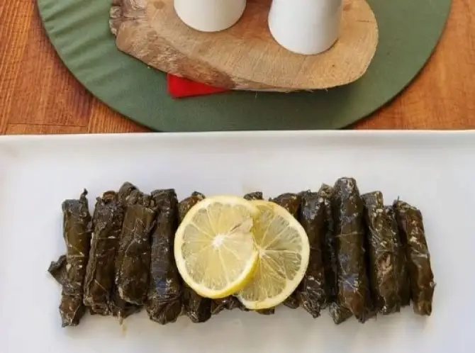 Cevizz İçli Köfte ve Lezzetli Tatlar - İzmir Mekan Rehberi