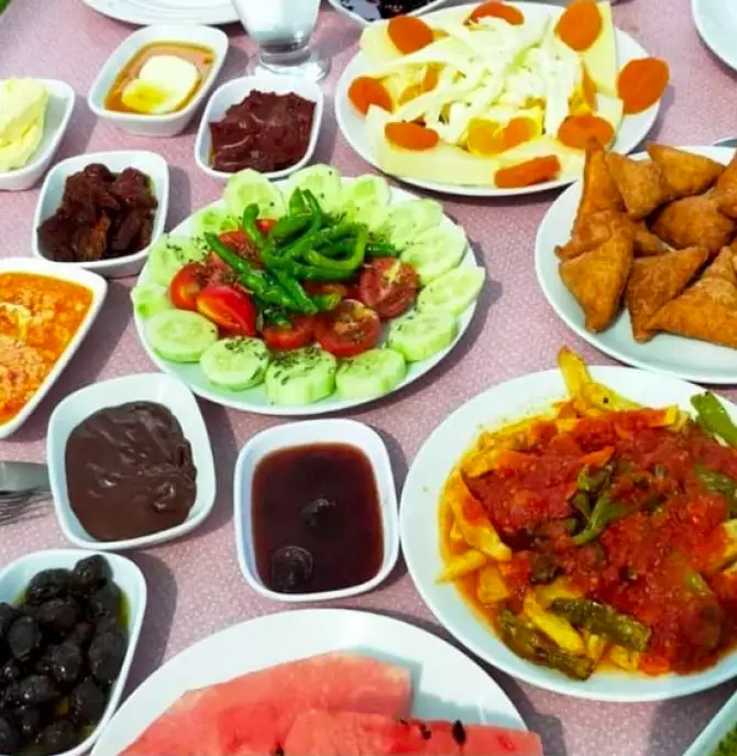 Pia Restaurant - İzmir Mekan Rehberi