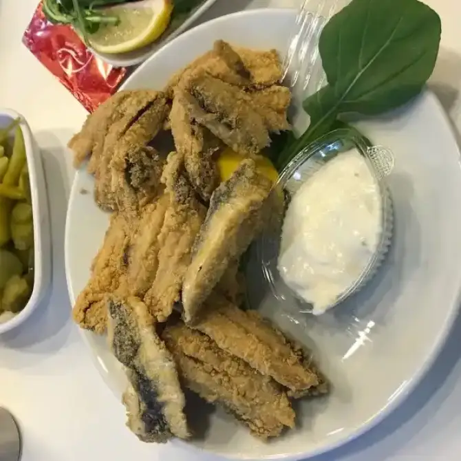 Eminönü Çıtır Balık Ekmek - İzmir Mekan Rehberi