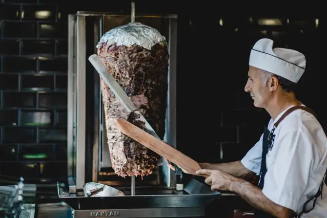 Fezz Döner - İzmir Mekan Rehberi