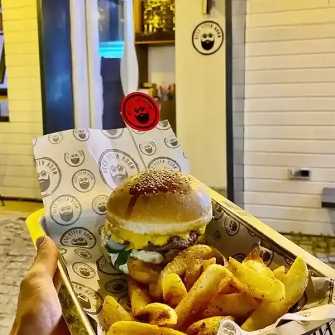 Gece Yiyen Adam Alaçatı  - İzmir Mekan Rehberi