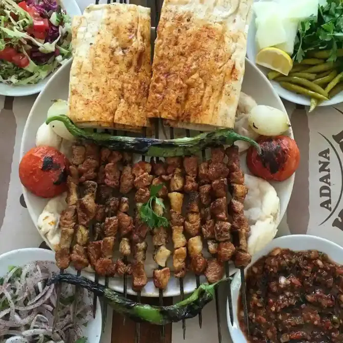 Adanadayım - İzmir Mekan Rehberi