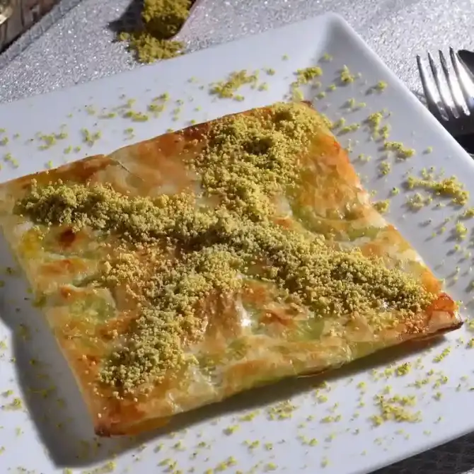Adanadayım - İzmir Mekan Rehberi
