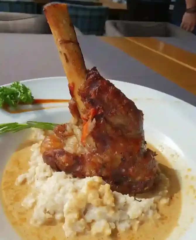 Bill's Food & Drink - İzmir Mekan Rehberi