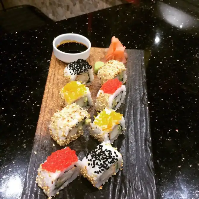 Bistronomi Asian & Sushi Bar - İzmir Mekan Rehberi