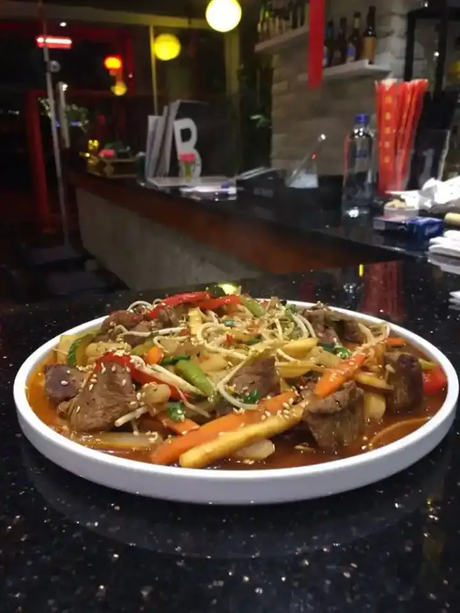 Bistronomi Asian & Sushi Bar - İzmir Mekan Rehberi