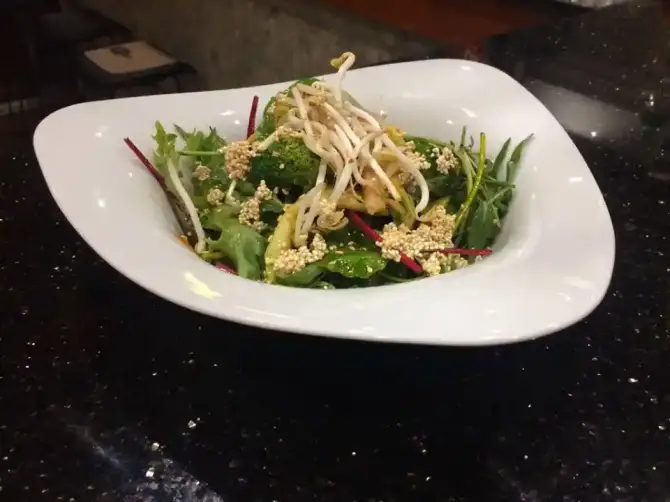 Bistronomi Asian & Sushi Bar - İzmir Mekan Rehberi