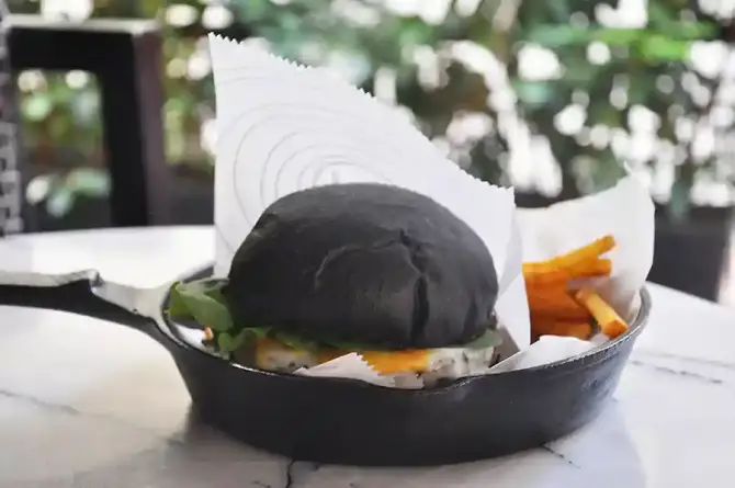 Bready Burger - İzmir Mekan Rehberi