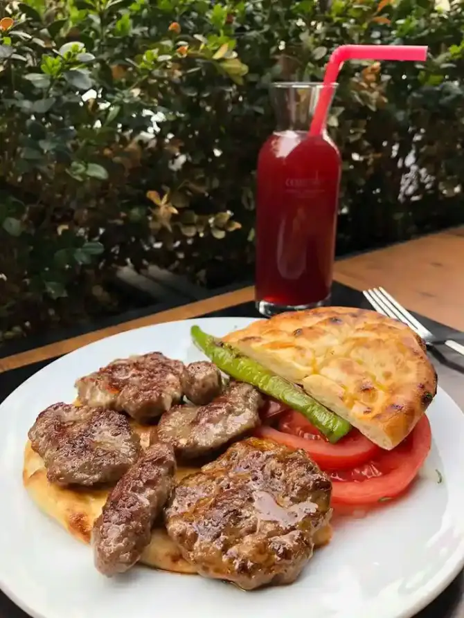 Chef Köfte - İzmir Mekan Rehberi