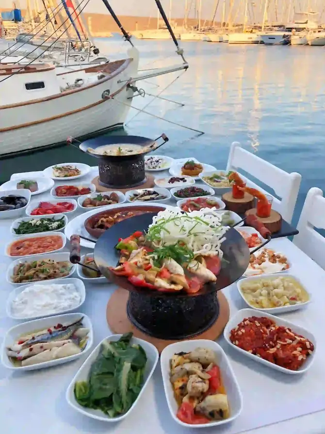 Lagada Port Alaçatı - İzmir Mekan Rehberi