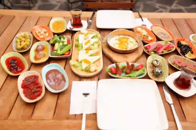 L'agora Old Town Cafe - İzmir Mekan Rehberi