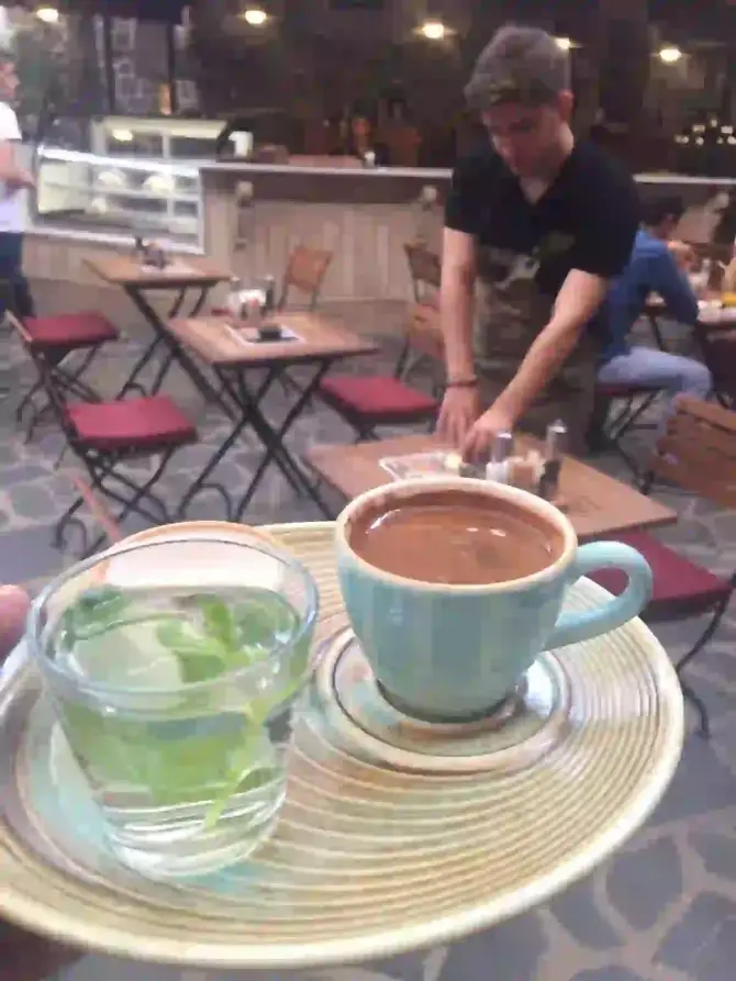 L'agora Old Town Cafe - İzmir Mekan Rehberi