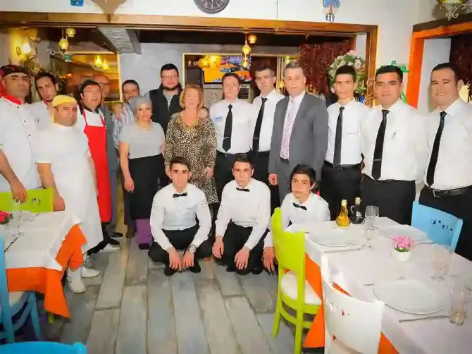 Mavra Ocakbaşı - İzmir Mekan Rehberi