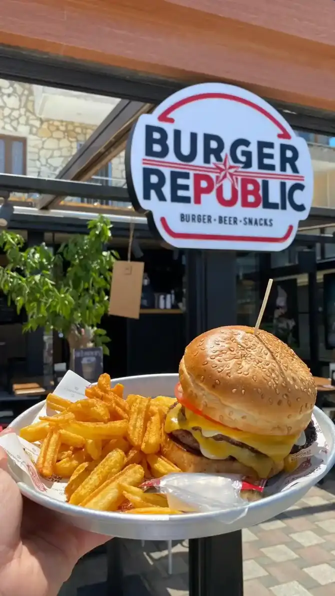 Burger Republic Yeni Foça - İzmir Mekan Rehberi
