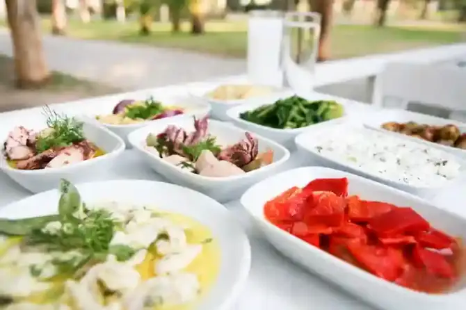 Saki Meyhane - İzmir Mekan Rehberi