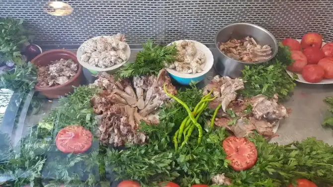 Söğüşçü Aco Bornova - İzmir Mekan Rehberi