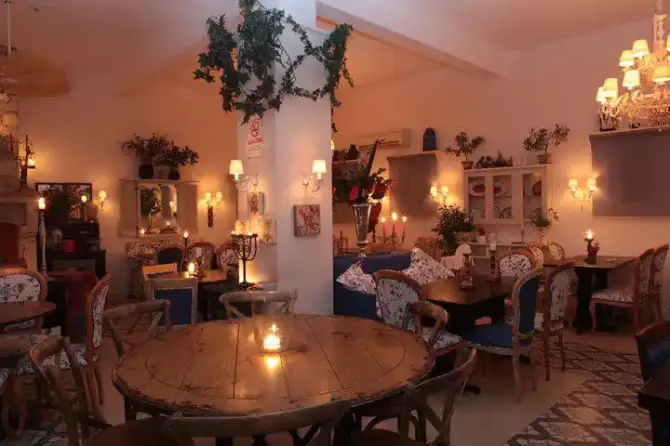 Tuval Çeşme Marina - İzmir Mekan Rehberi