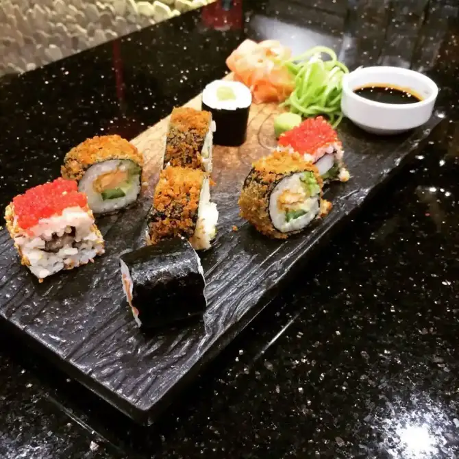 Bistronomi Asian & Sushi Bar - İzmir Mekan Rehberi
