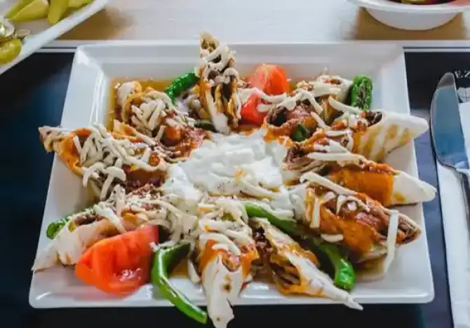 Fezz Döner - İzmir Mekan Rehberi