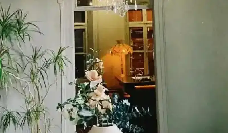 Madame Prokopp Alsancak - İzmir Mekan Rehberi