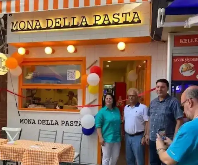 Mona Della Pasta - İzmir Mekan Rehberi