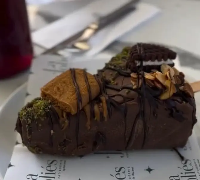 La Joliés Patisserie  - İzmir Mekan Rehberi