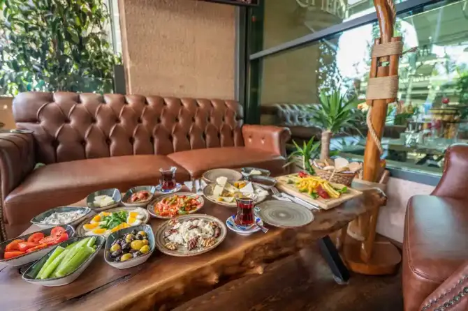 La Pierto Pub & Restaurant - İzmir Mekan Rehberi