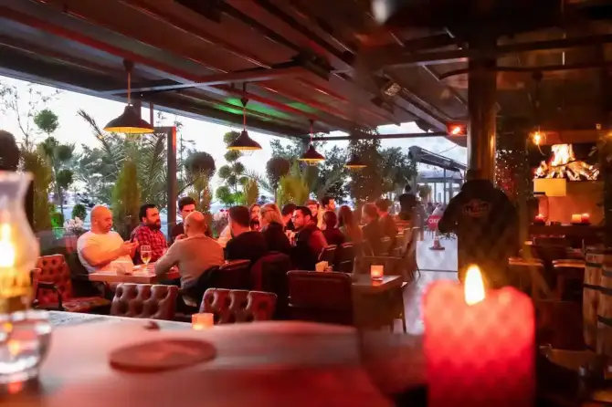 La Pierto Pub & Restaurant - İzmir Mekan Rehberi