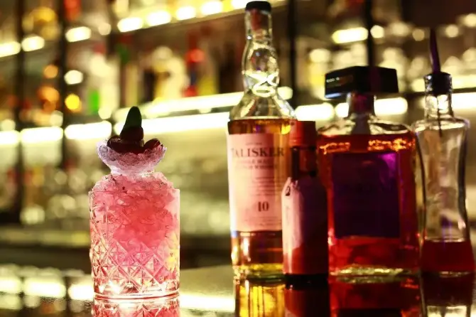 Martin Club Bayraklı - İzmir Mekan Rehberi