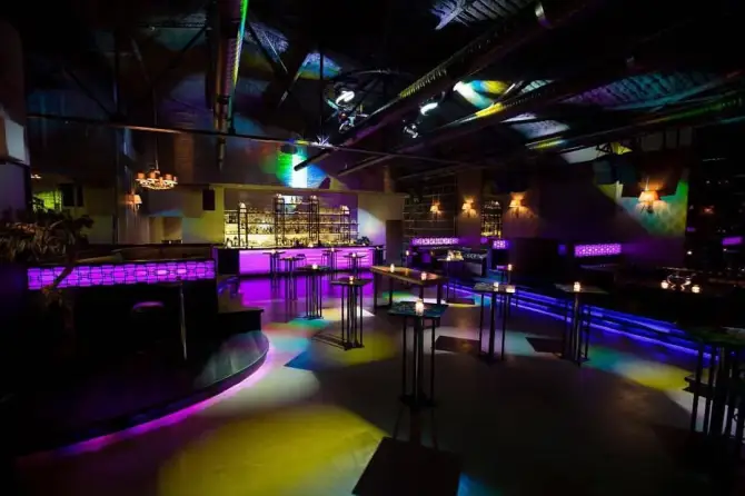 Martin Club Bayraklı - İzmir Mekan Rehberi