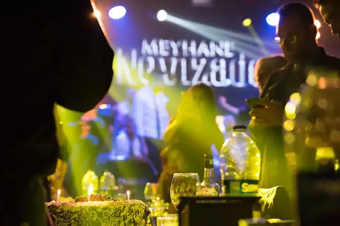 Meyhane Nevizade - İzmir Mekan Rehberi