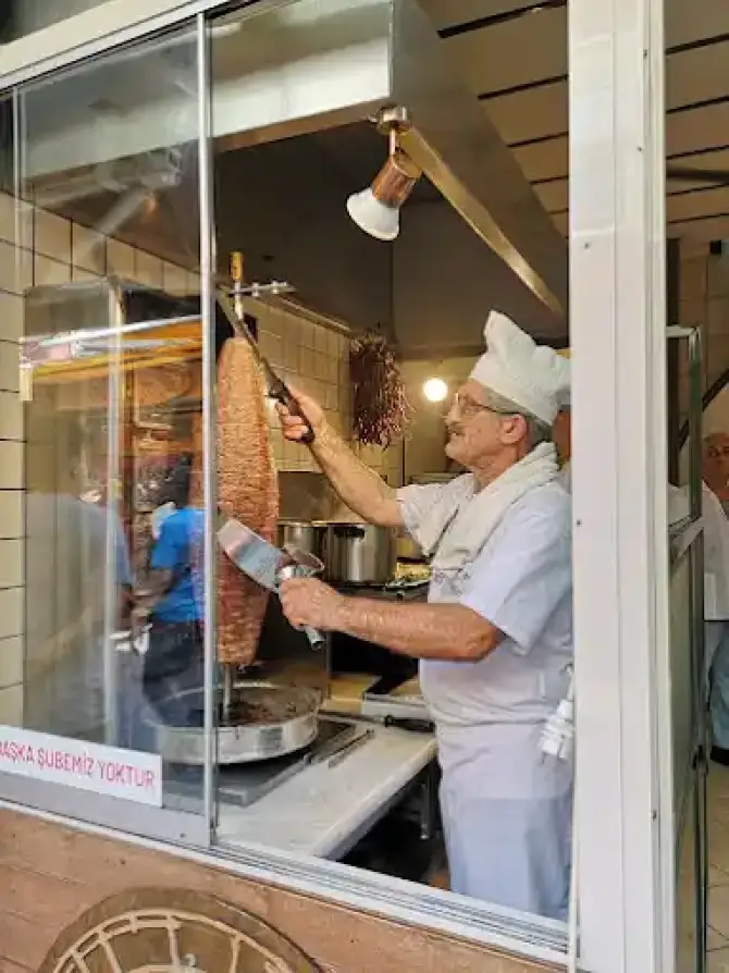 Petek Döner - İzmir Mekan Rehberi