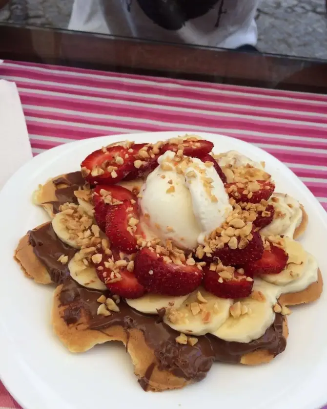 Sakızz Waffle House - İzmir Mekan Rehberi
