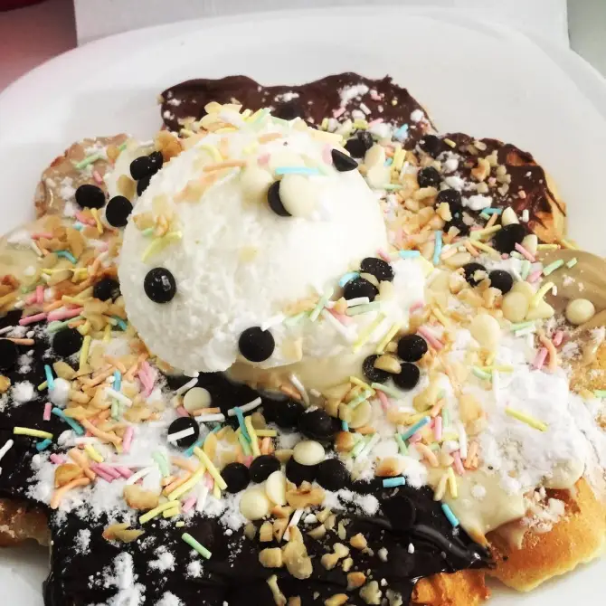 Sakızz Waffle House - İzmir Mekan Rehberi