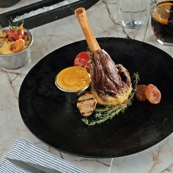 Mr Gürkan Steakhouse Hilltown - İzmir Mekan Rehberi