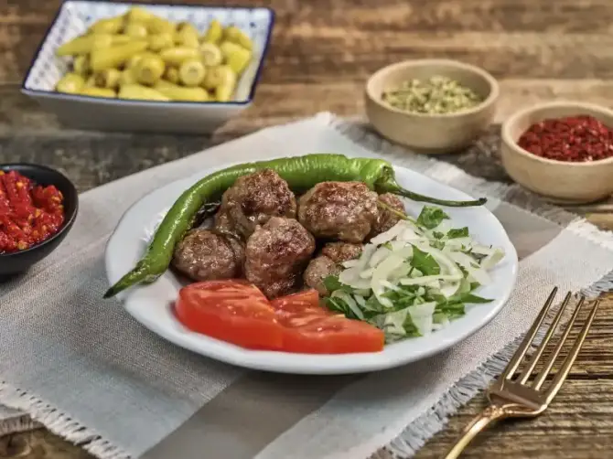 Vefalı Köfteci Urla - İzmir Mekan Rehberi
